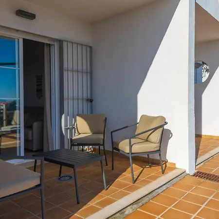 Small Oasis 2404 Beautiful Ground Floor *